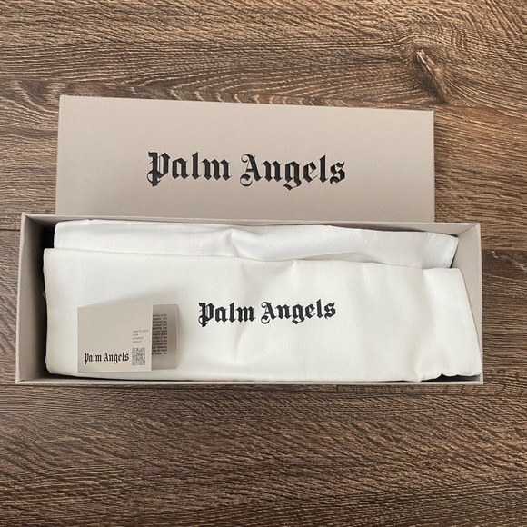 SOLD. BRAND NEW Palm Angel Slides - Picture 4 of 6